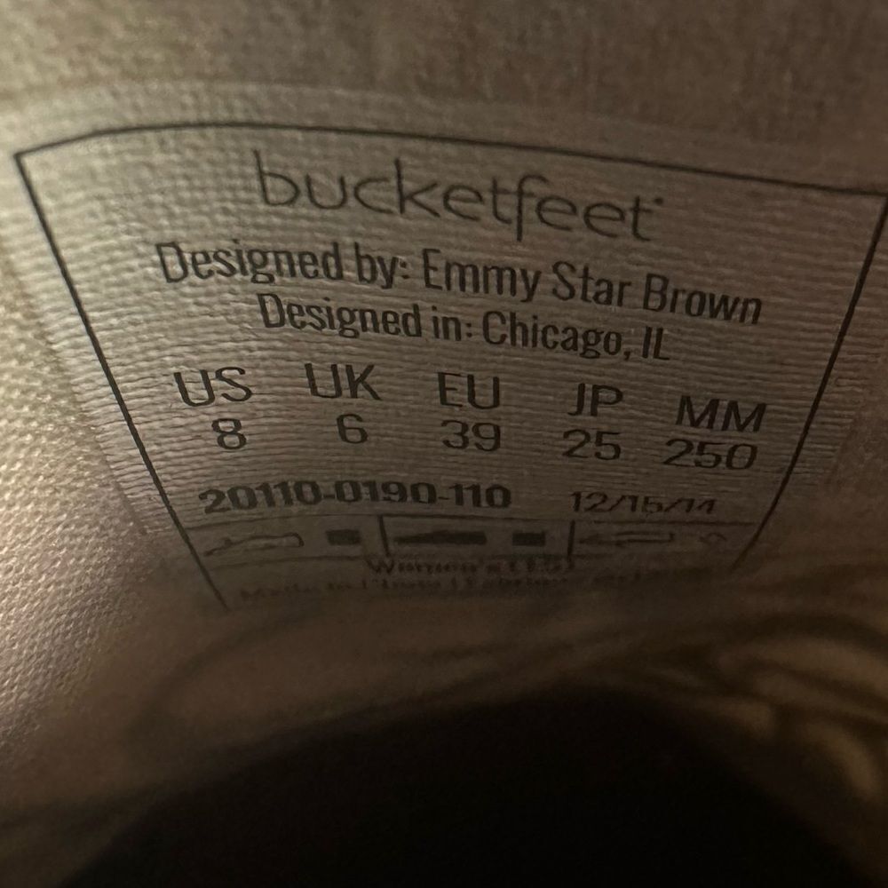 Bucketfeet sneakers, sz 8 - Picture 5 of 5